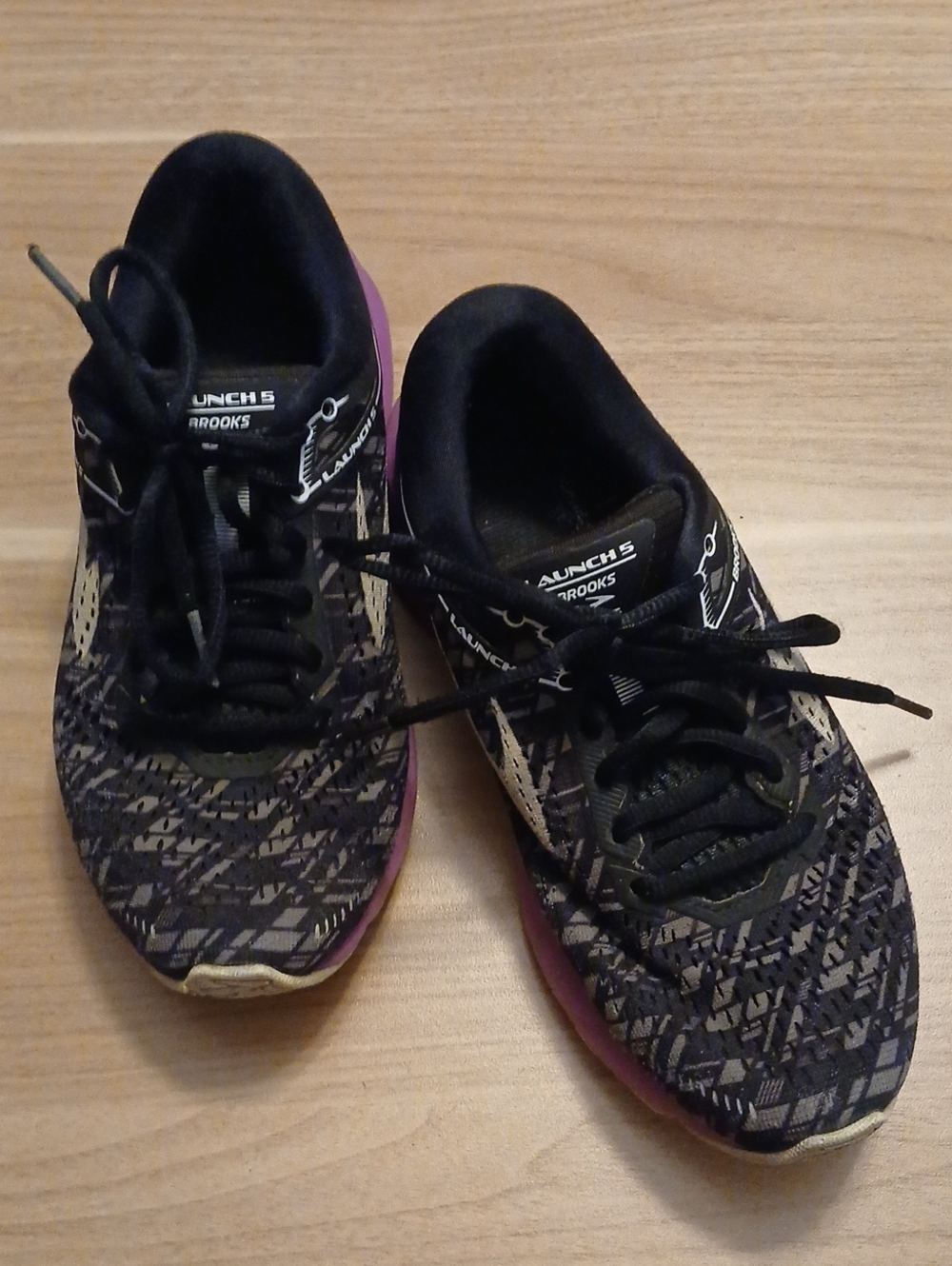 Brooks Women's "Launch 5" Running Shoes Black with Purple Trim in Size 6M